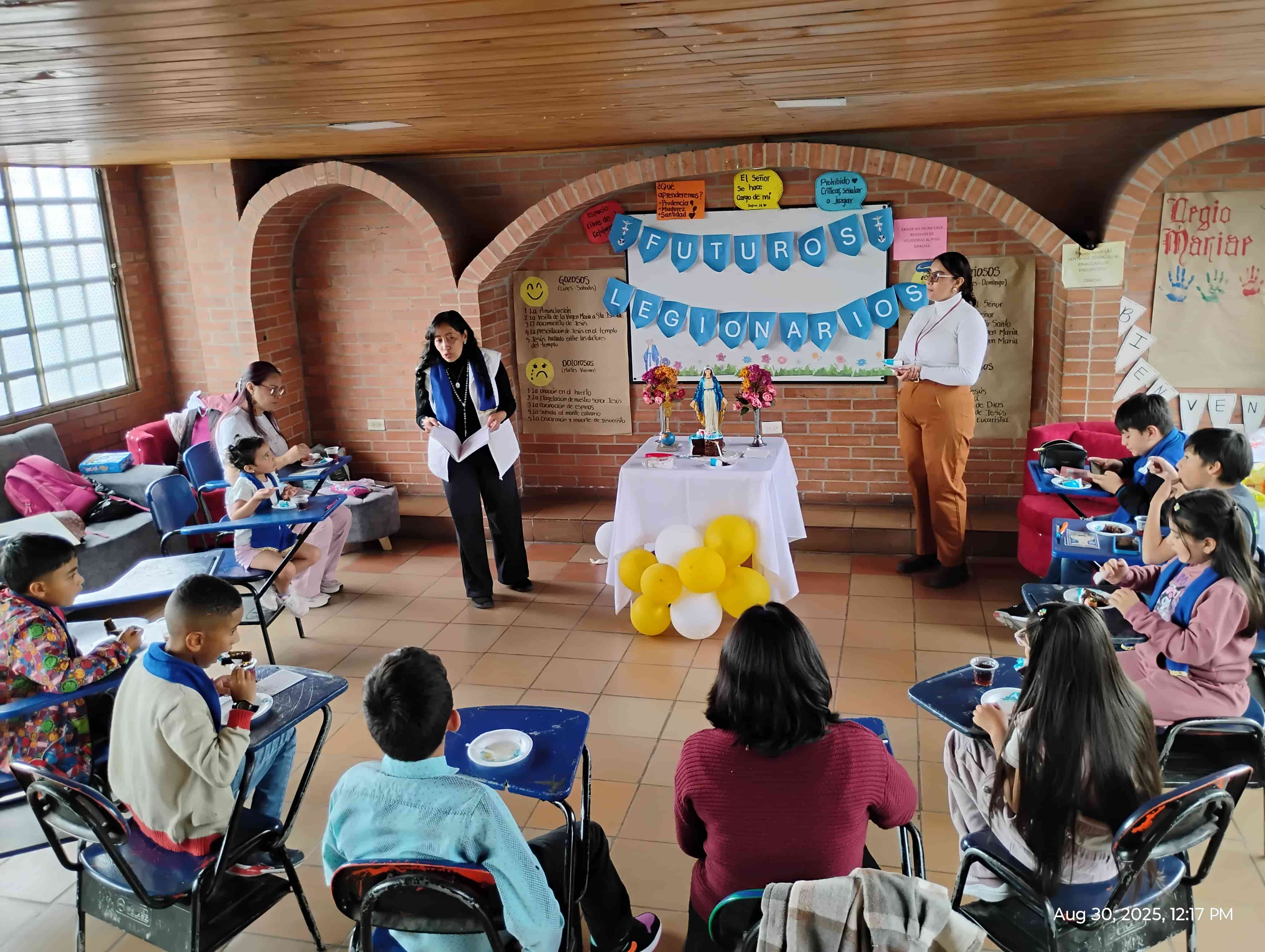 Foto Reunión de la legión antes de celebrar el aniversario.